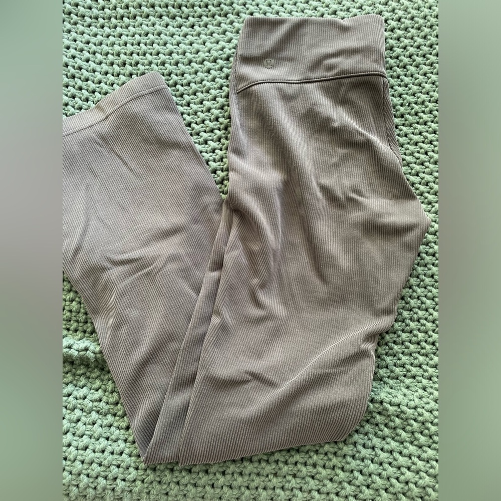 Lulu Lemon Ribbed Flare Pants (w/ zipper) | Size 8